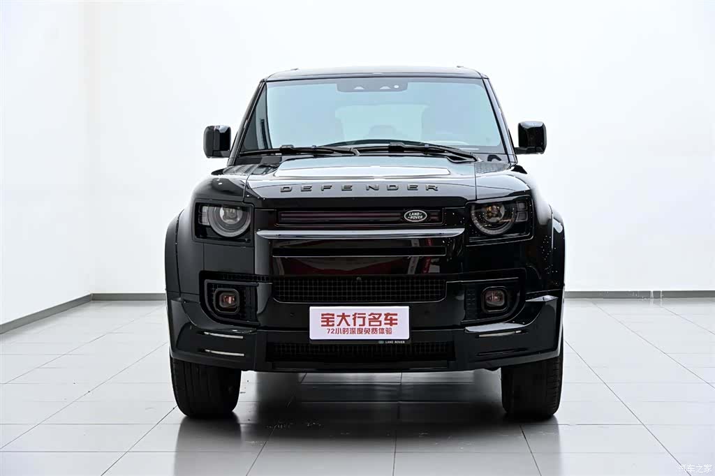 Land Rover Defender, 2024 3