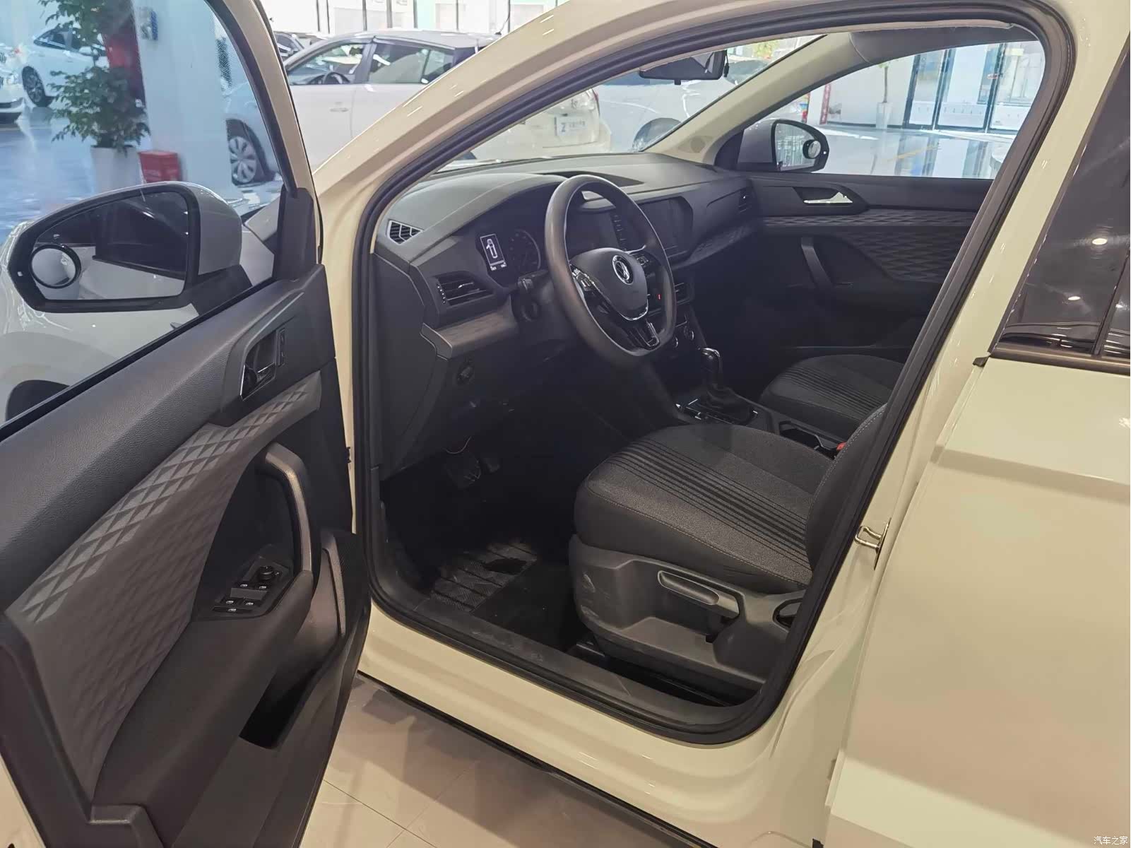 Volkswagen Tharu, 2021 10