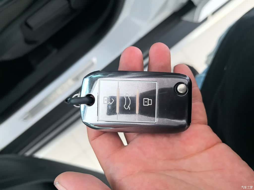 Roewe RX5, 2017 9
