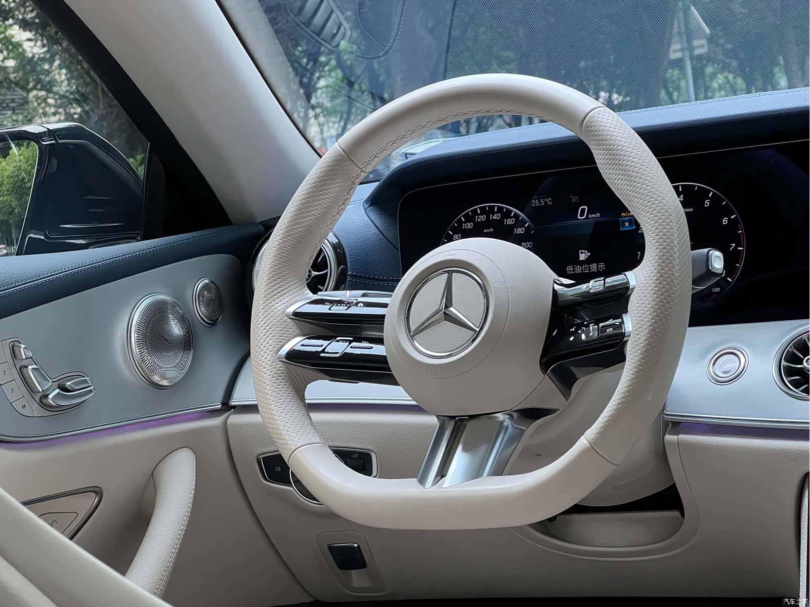 Mercedes-Benz E-Class, 2023 14