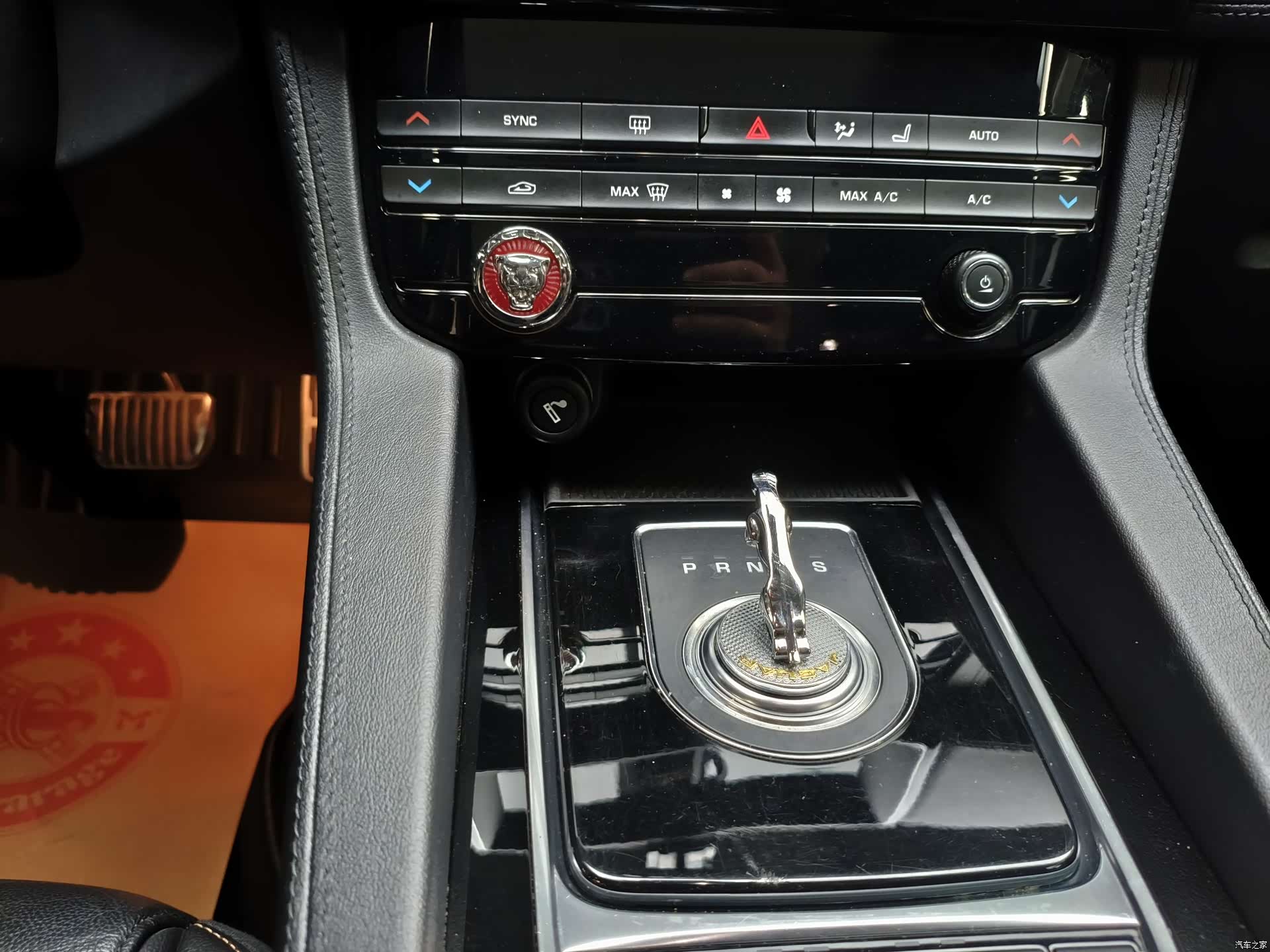 Jaguar F-PACE, 2019 10