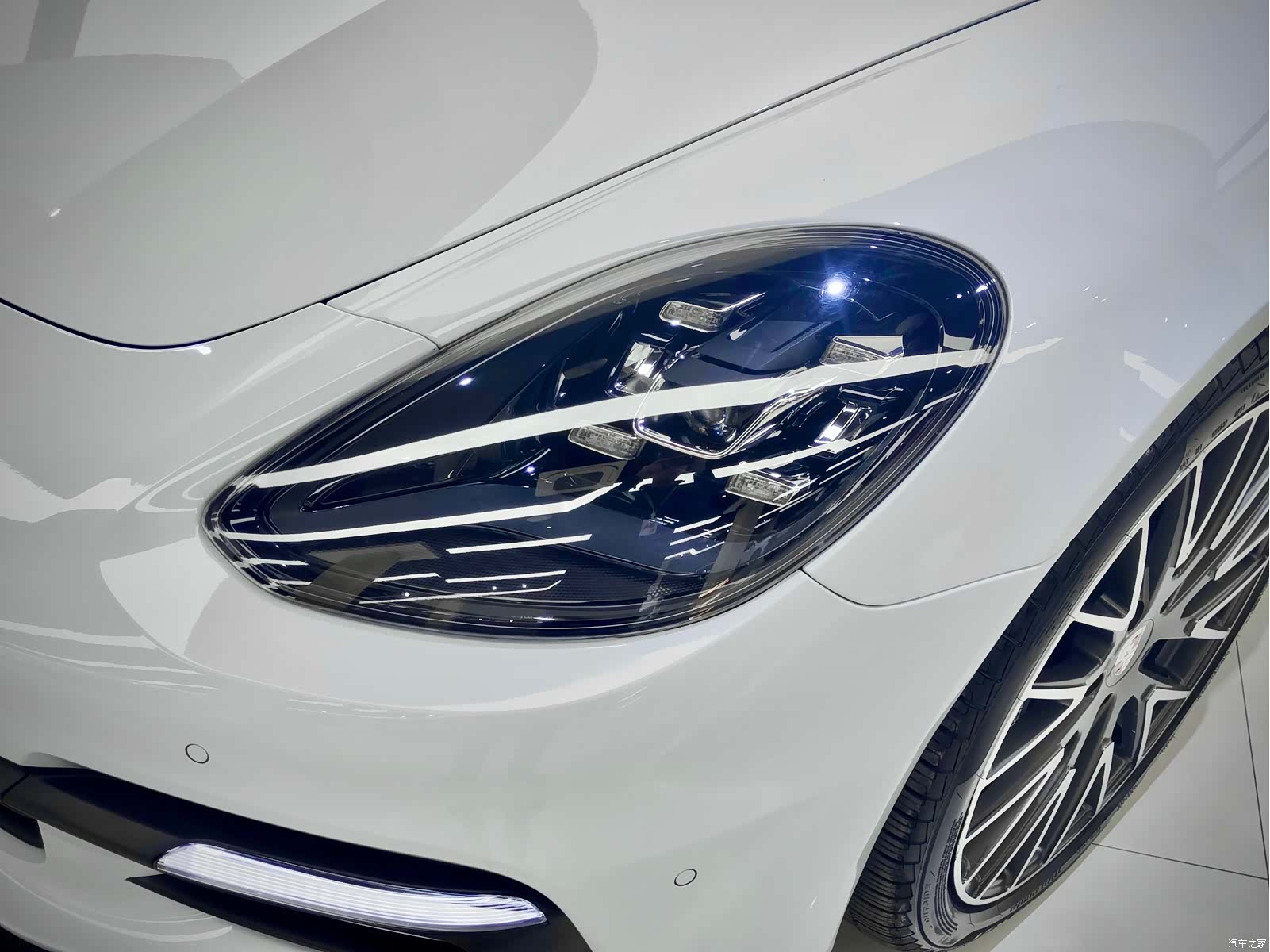 Porsche Panamera, 2018 все фото