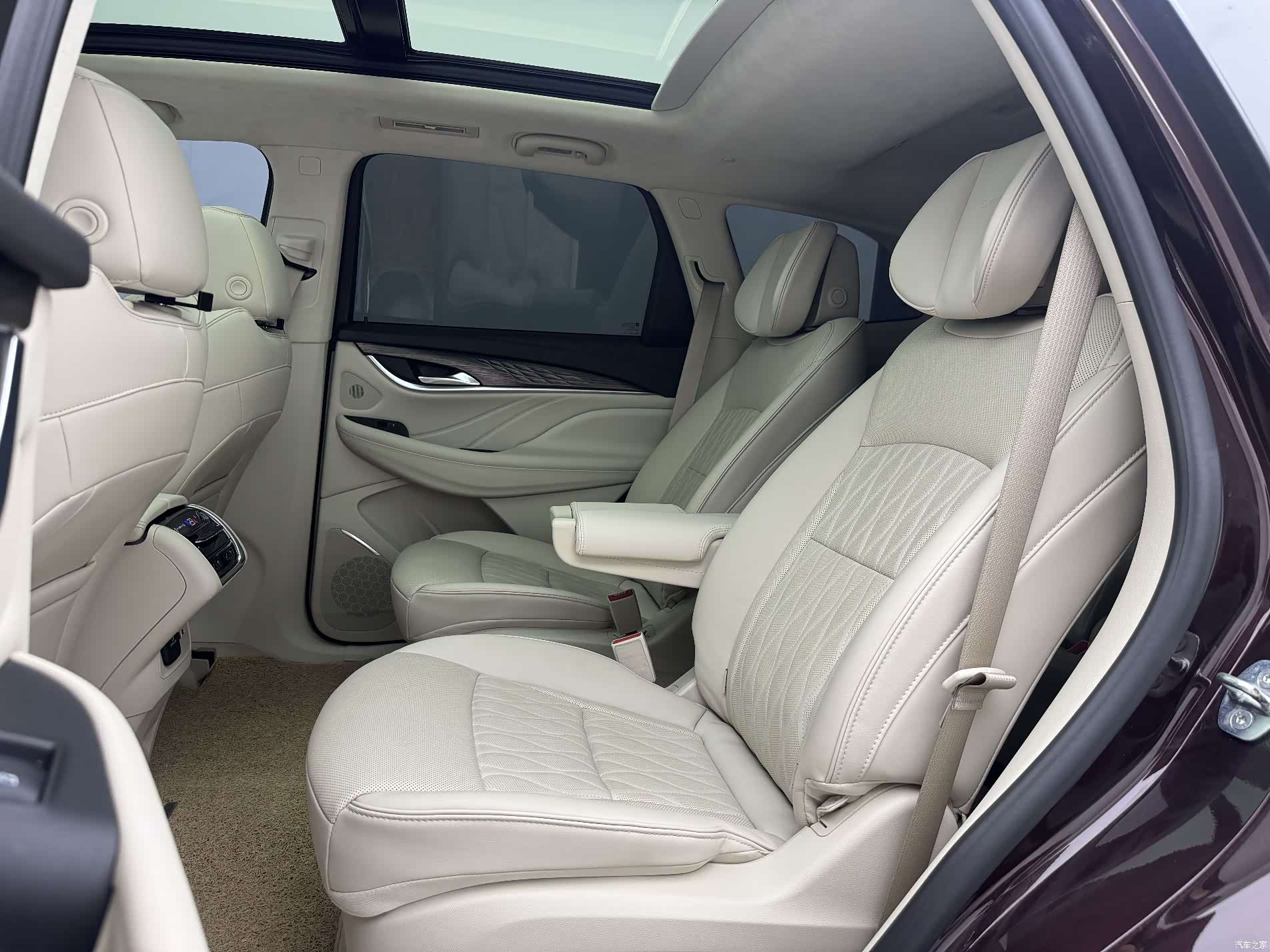 Buick Enclave, 2021 37