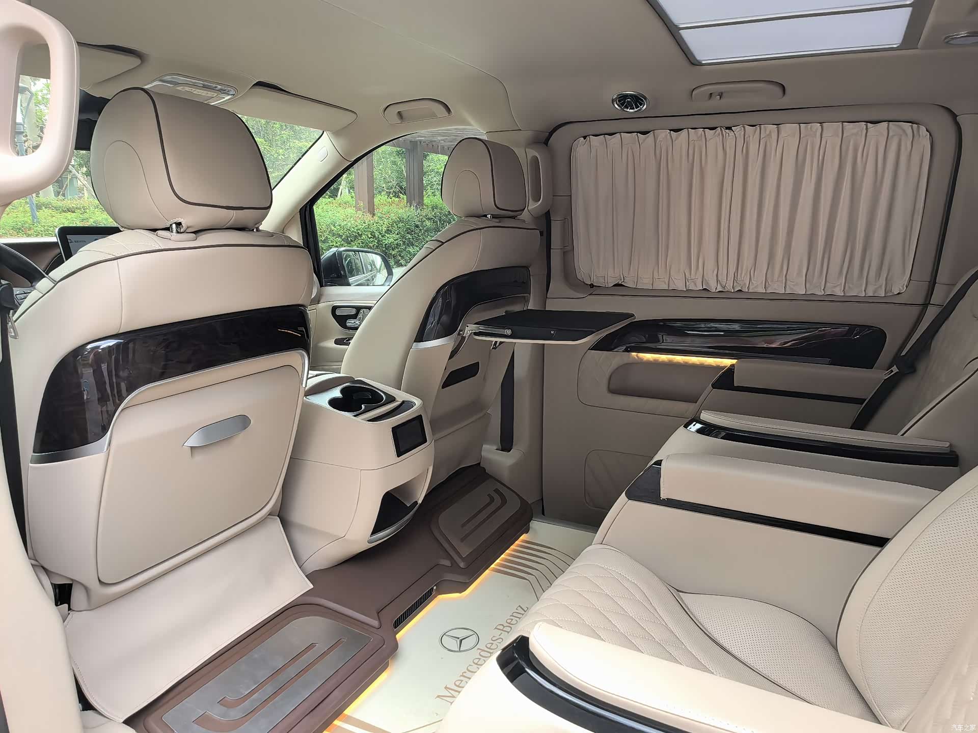 Mercedes-Benz 7, 2022 9