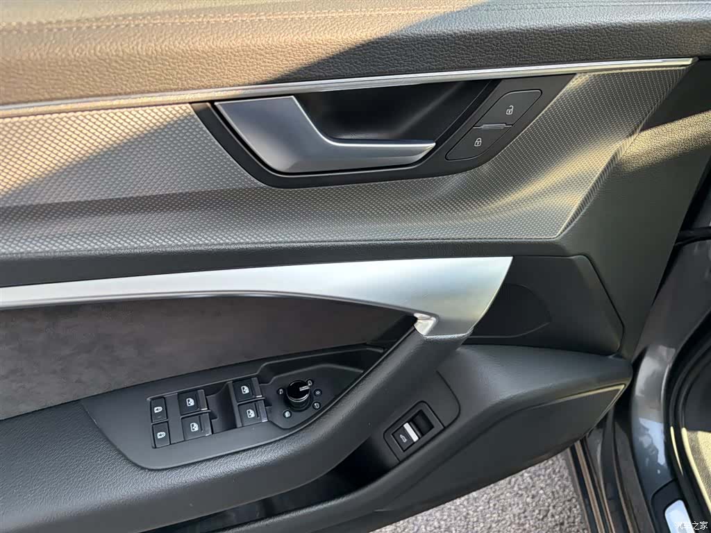 Audi A6L, 2019 11