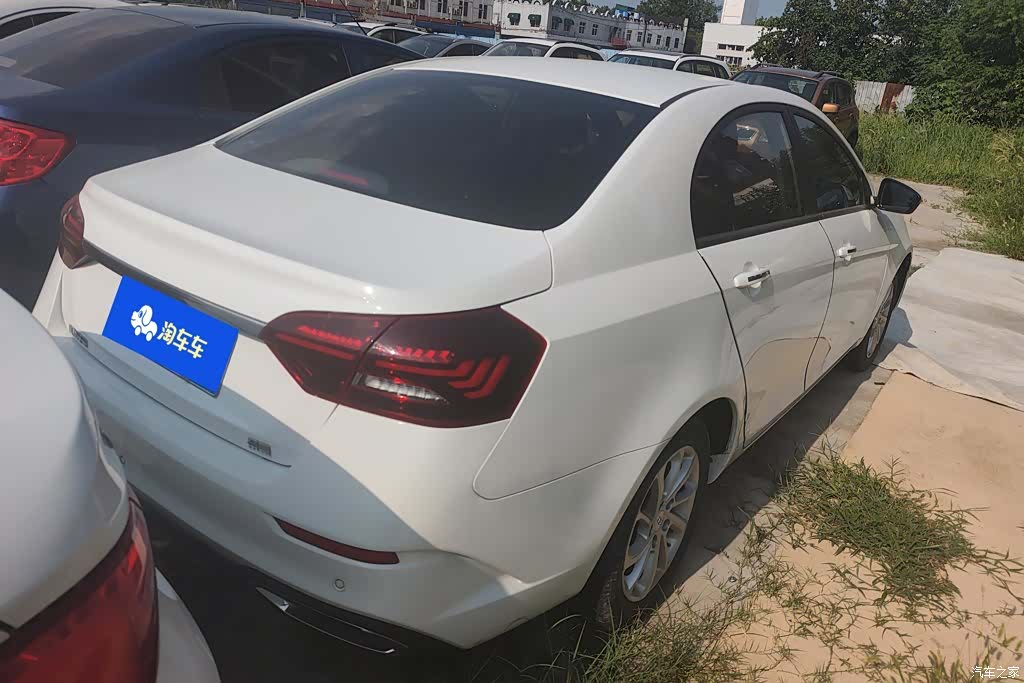 Geely Emgrand, 2021 3