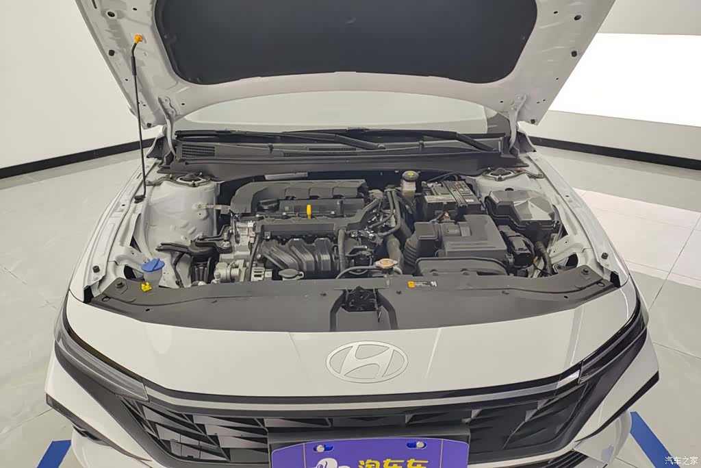 Hyundai Elantra, 2026 10