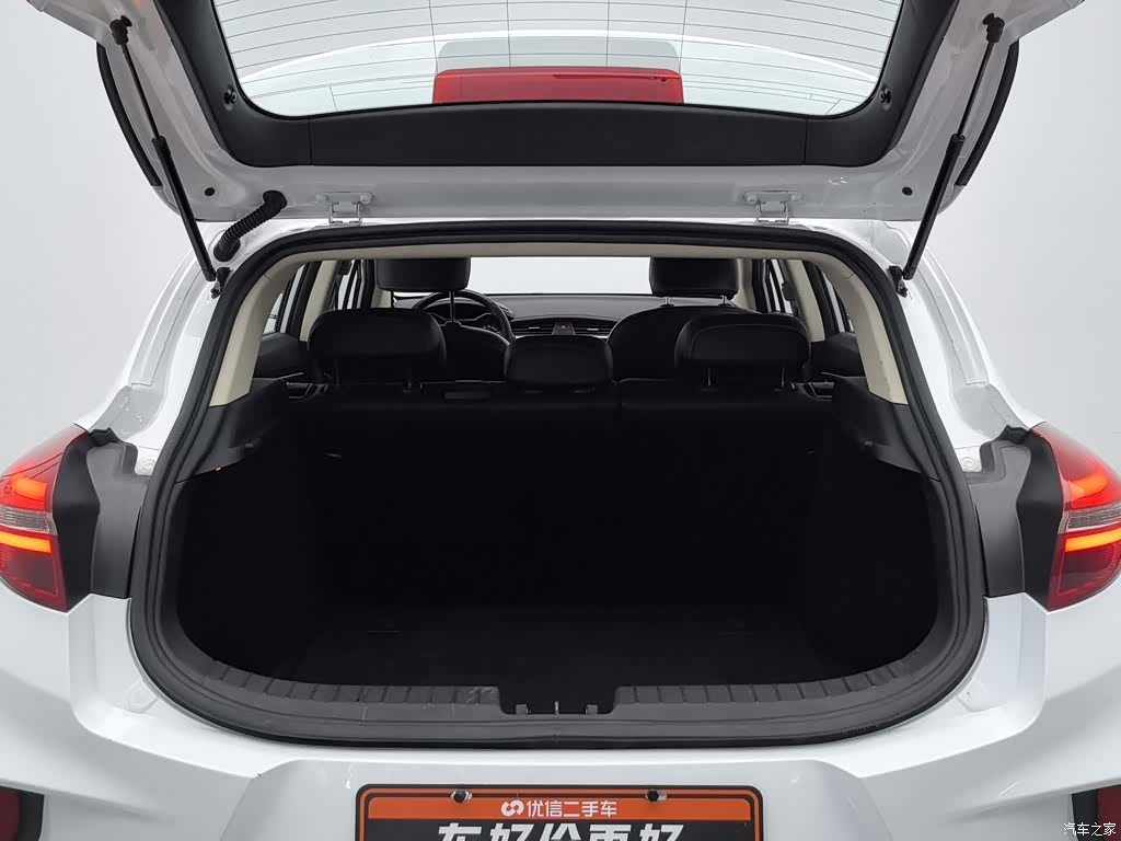 Geely Emgrand, 2020 16