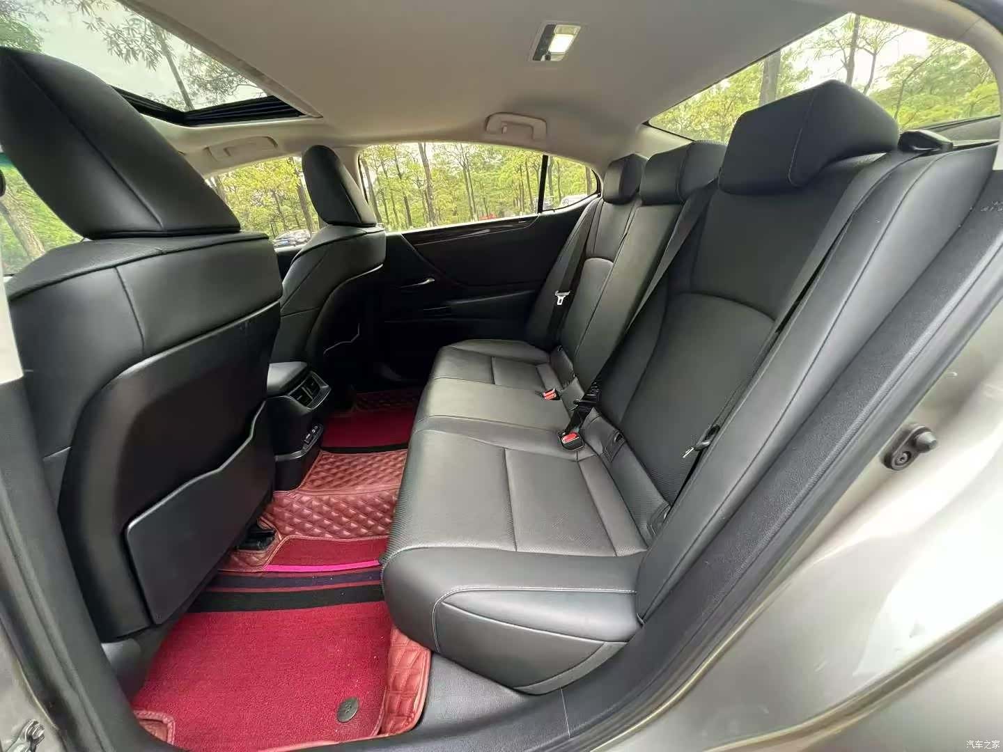Lexus ES, 2022 7