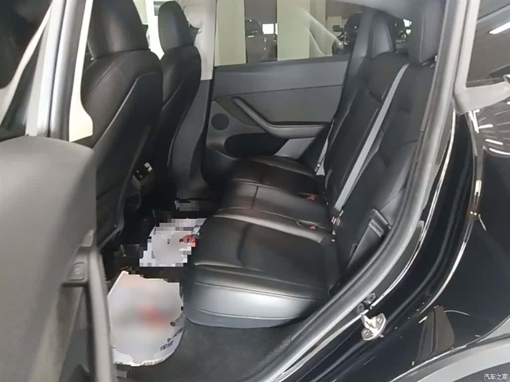 Tesla Model Y, 2023 17