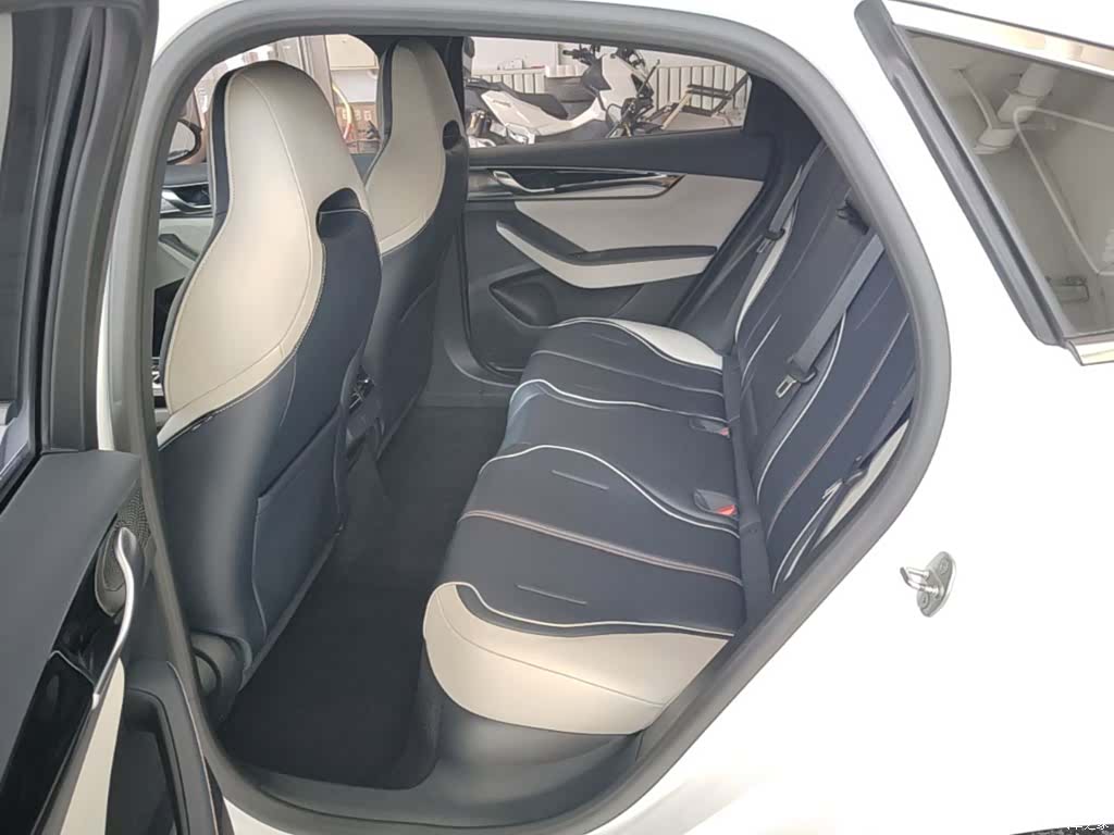 BYD Qin, 2023 13