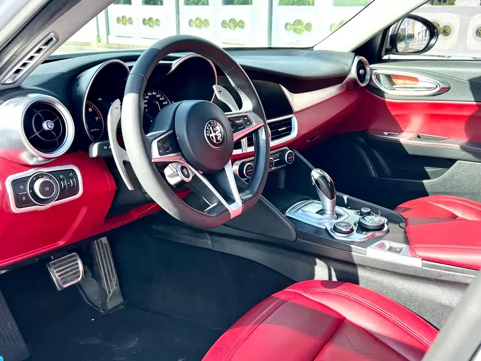 Alfa Romeo Giulia Alfa Romeo Giulia