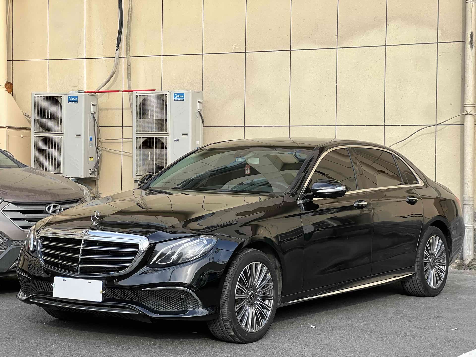 Mercedes-Benz E-Class, 2019 1