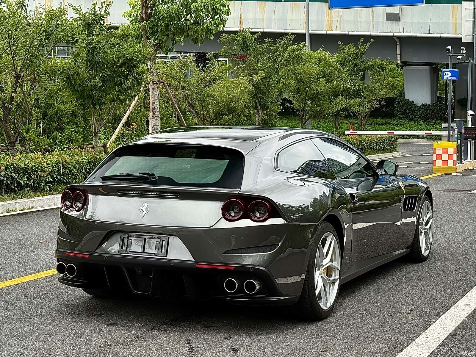 Ferrari GTC4Lus, 2020 все фото