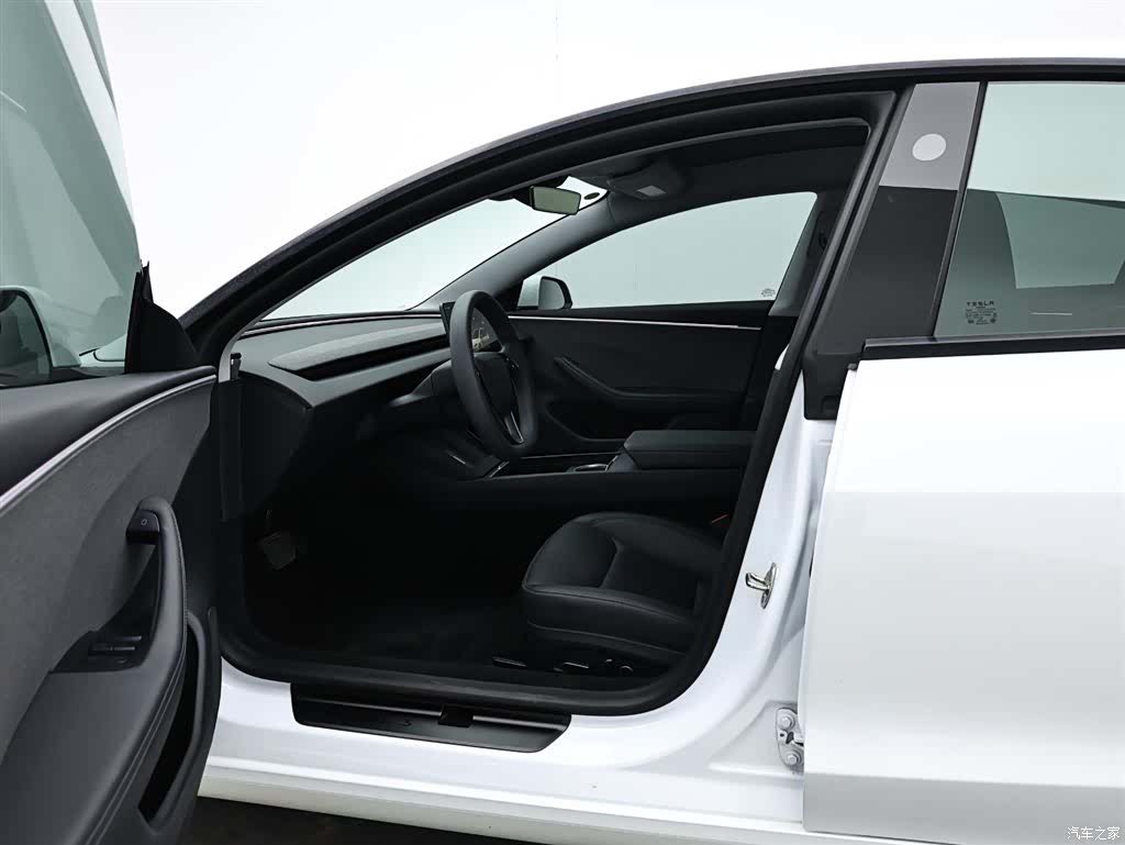 Tesla Model 3, 2024 12