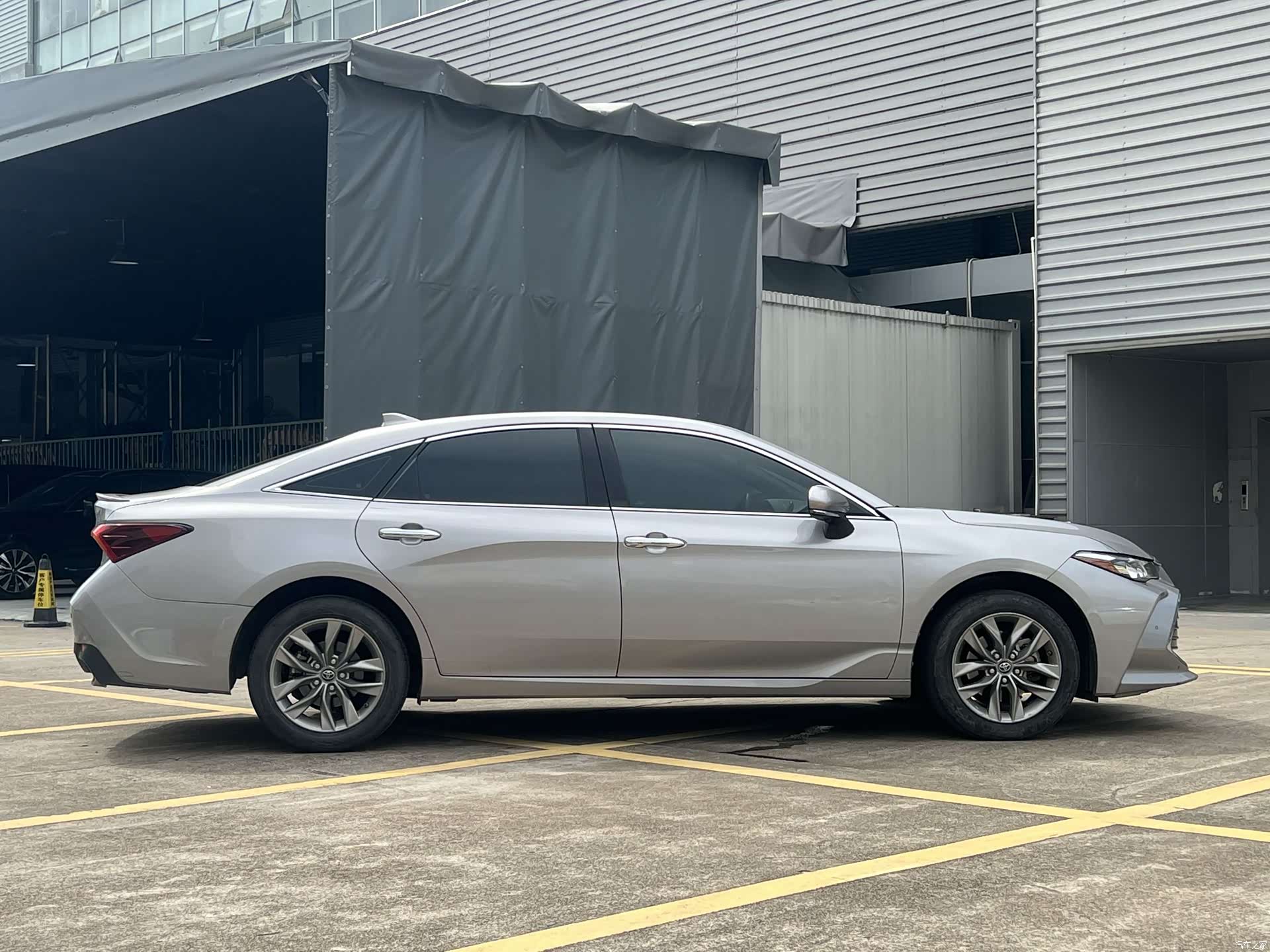 Toyota Avalon, 2022 8