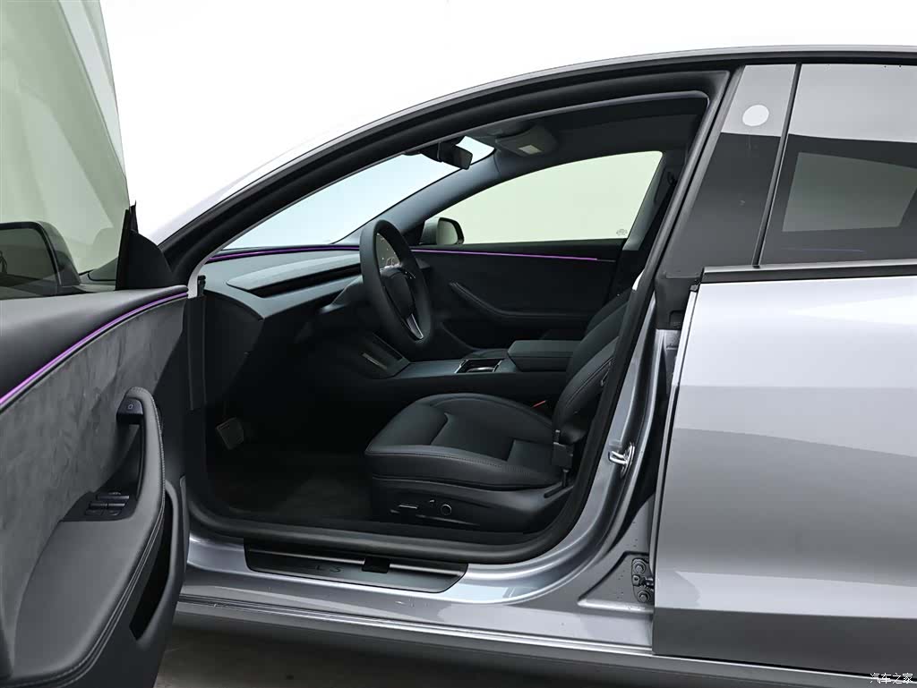 Tesla Model 3, 2025 12