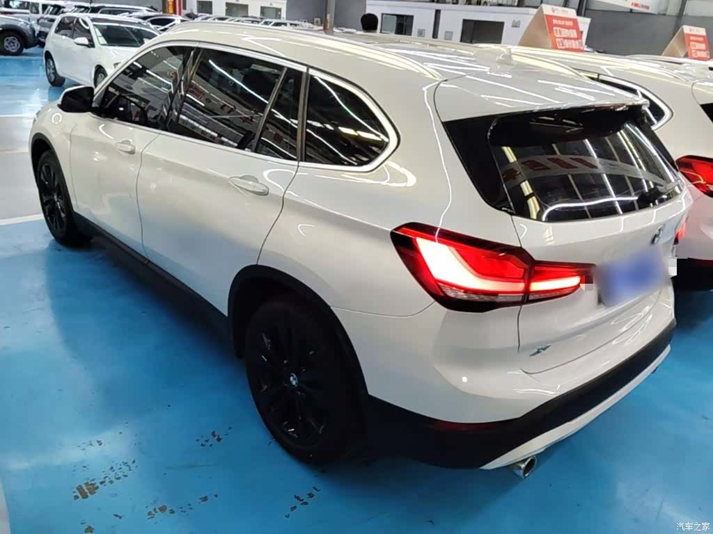 BMW X1, 2021 все фото
