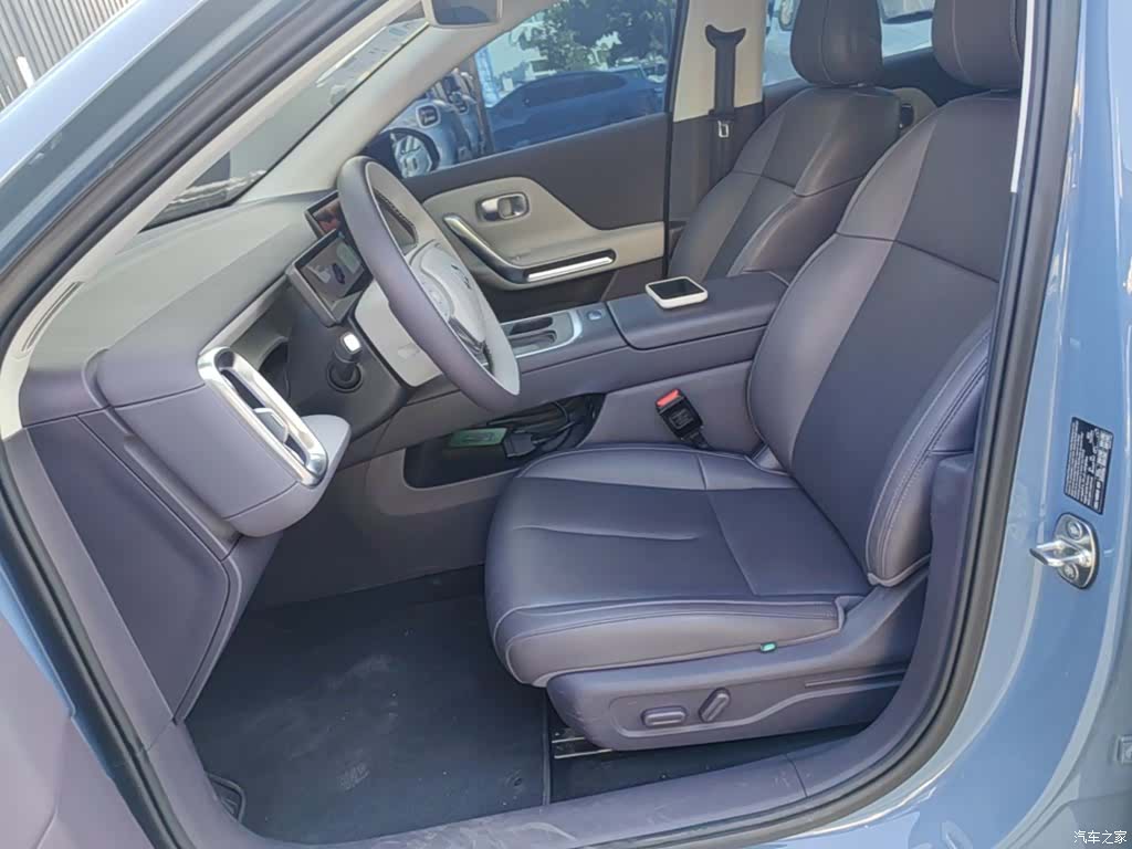 Leapmotor B01, 2025 15