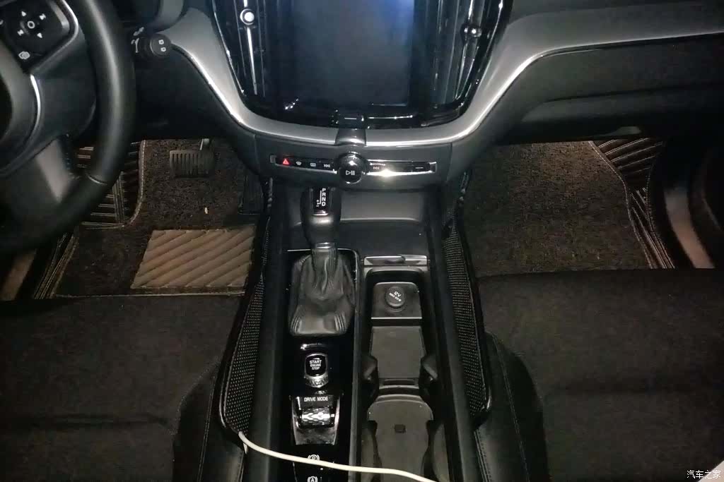Volvo XC60, 2018 16