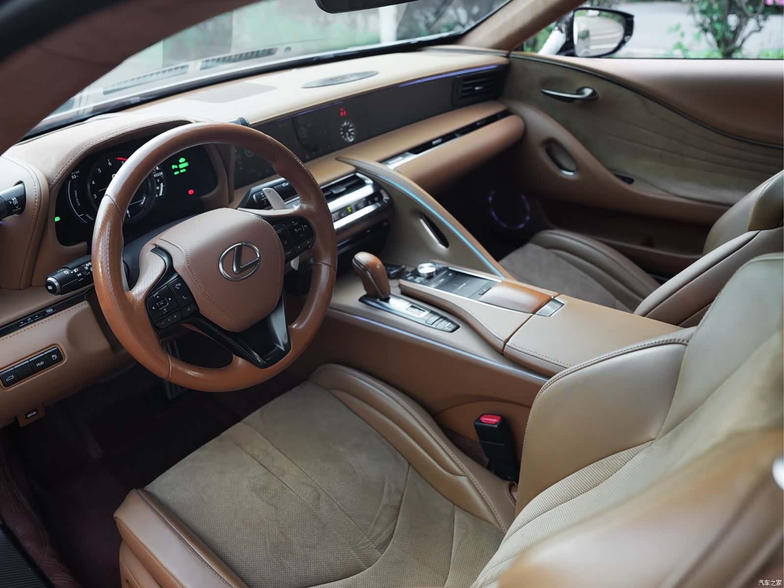 Lexus LC, 2018 9