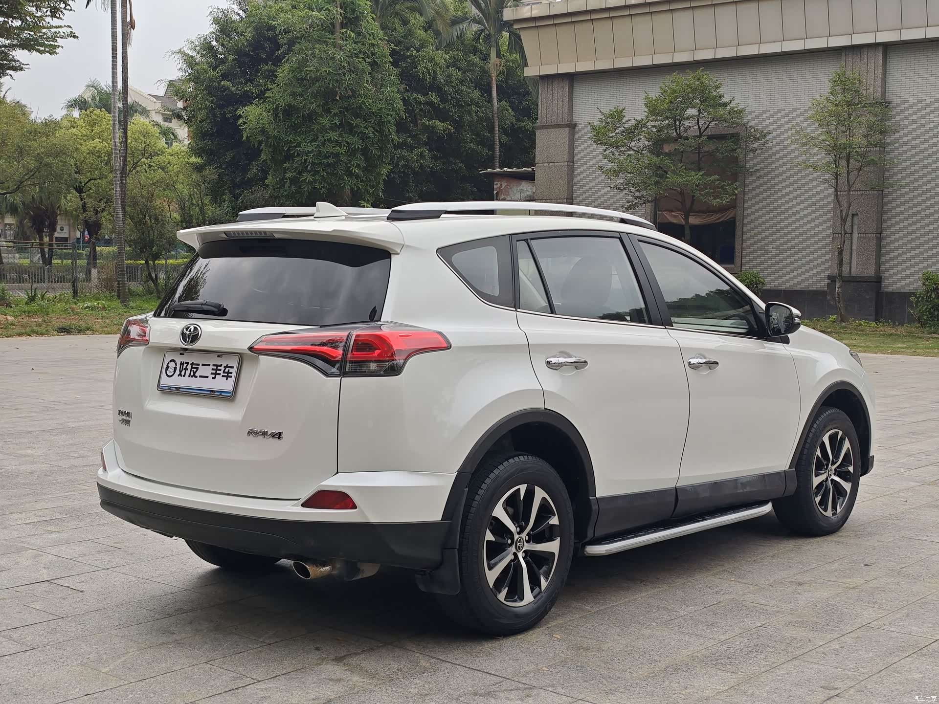 Toyota RAV4, 2017 все фото