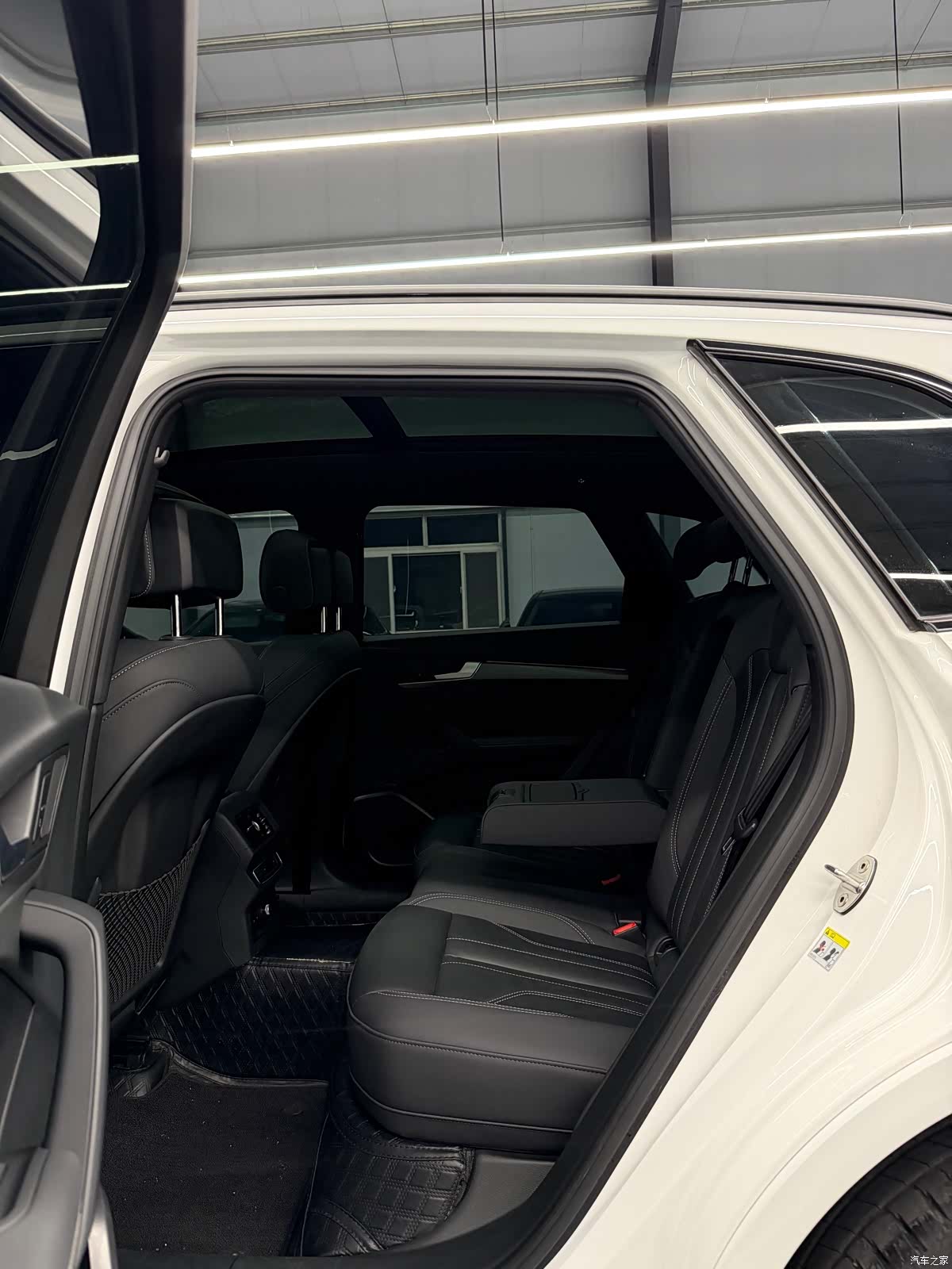 Audi Q5L, 2023 все фото