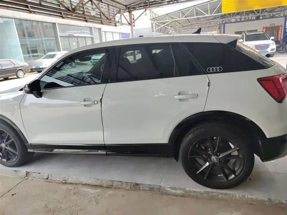 Audi Q2L