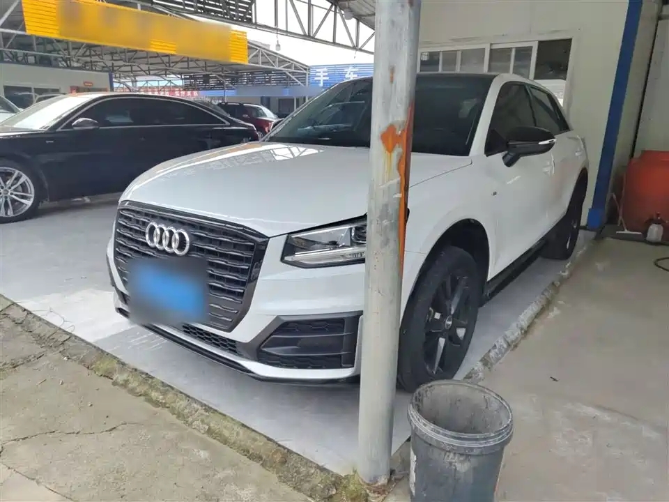 Audi Q2L