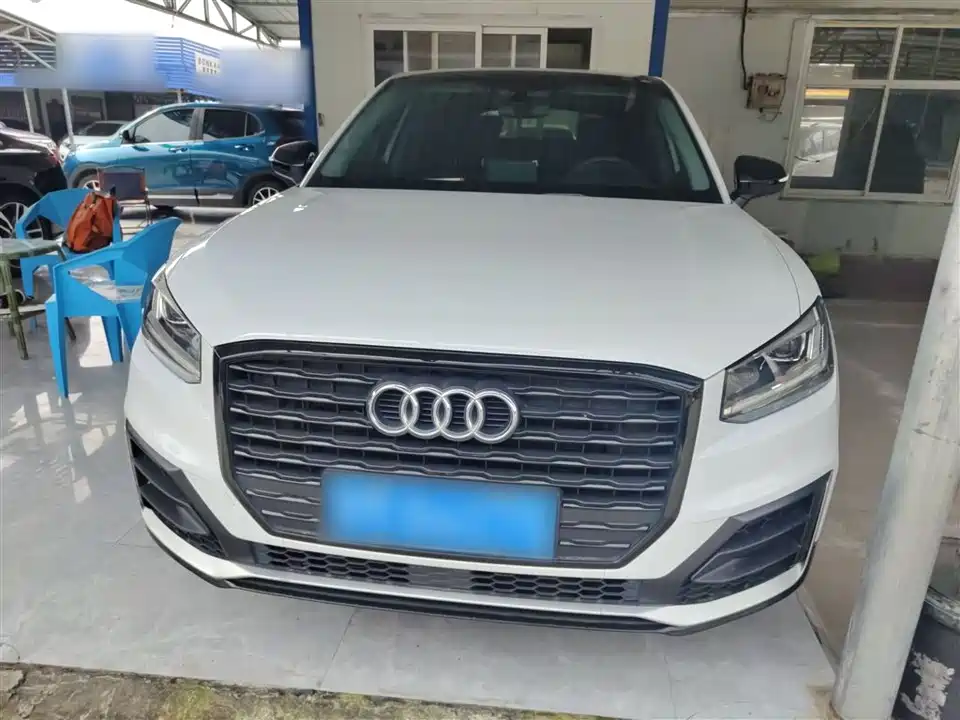 Audi Q2L