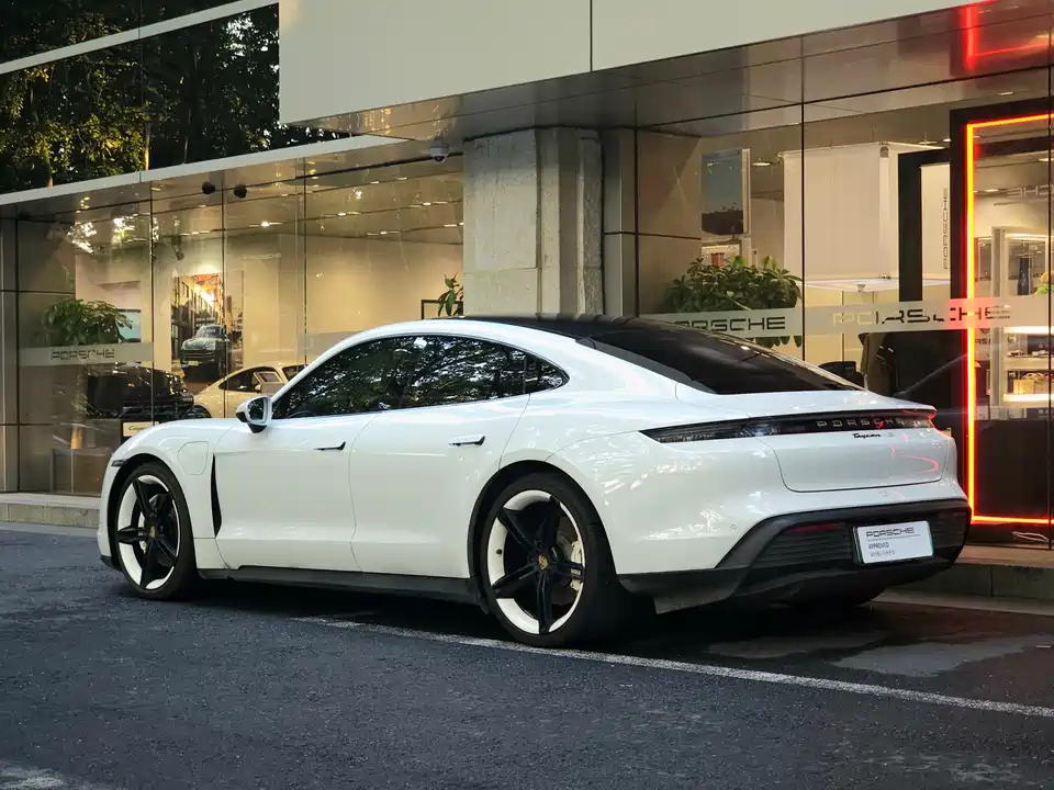Porsche Taycan