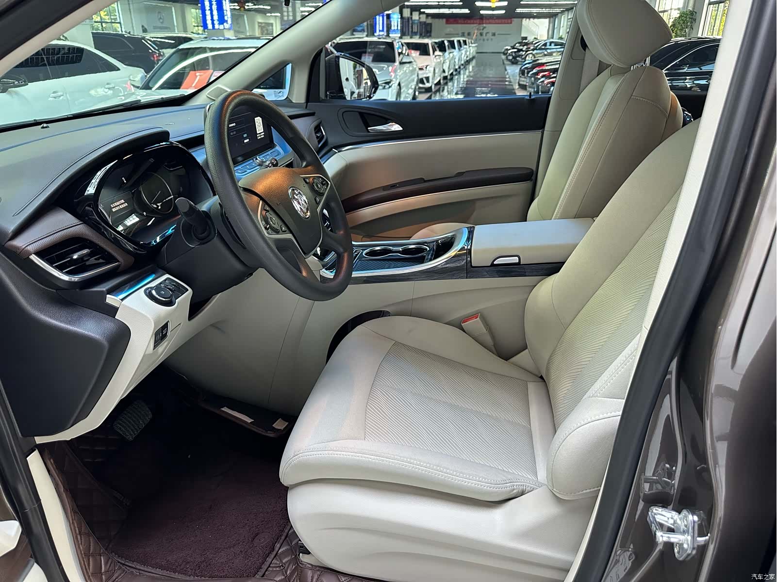 Buick GL8, 2024 4