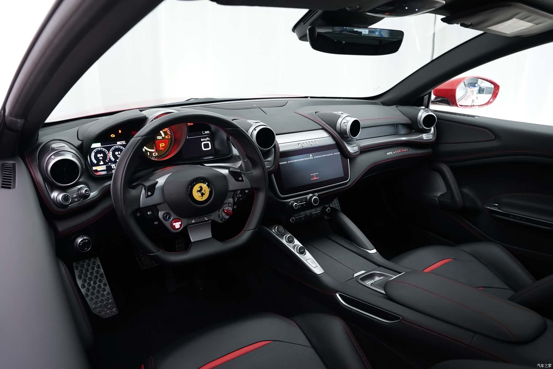 Ferrari GTC4Lus, 2019 6