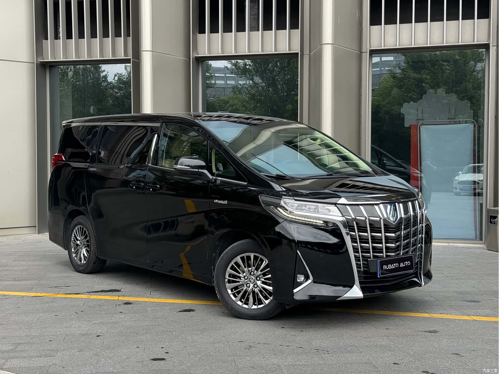 Toyota Alphard, 2019 2