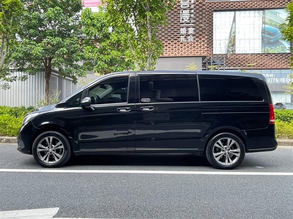 Mercedes-Benz V-class
