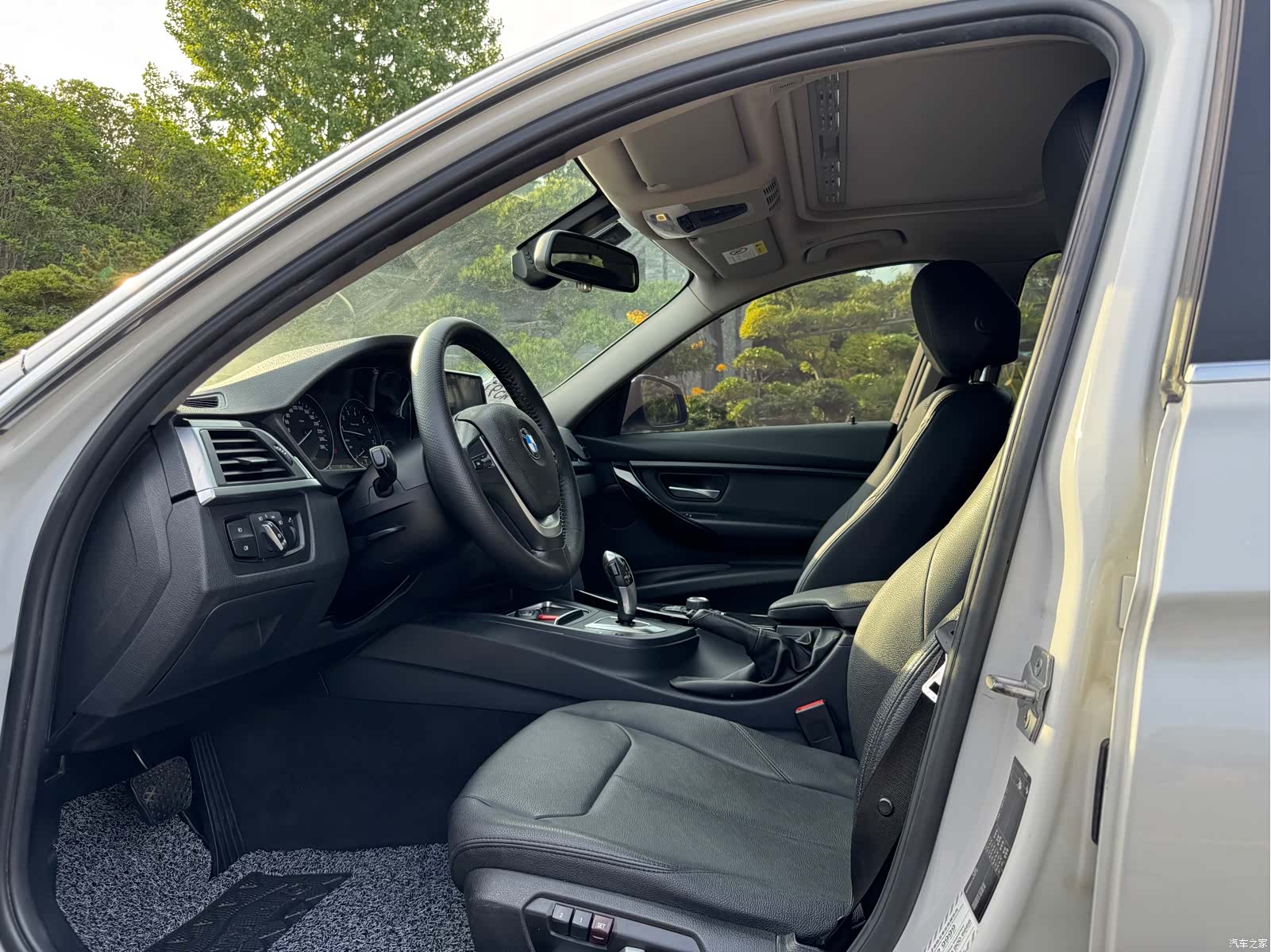 BMW 3 Series, 2017 все фото