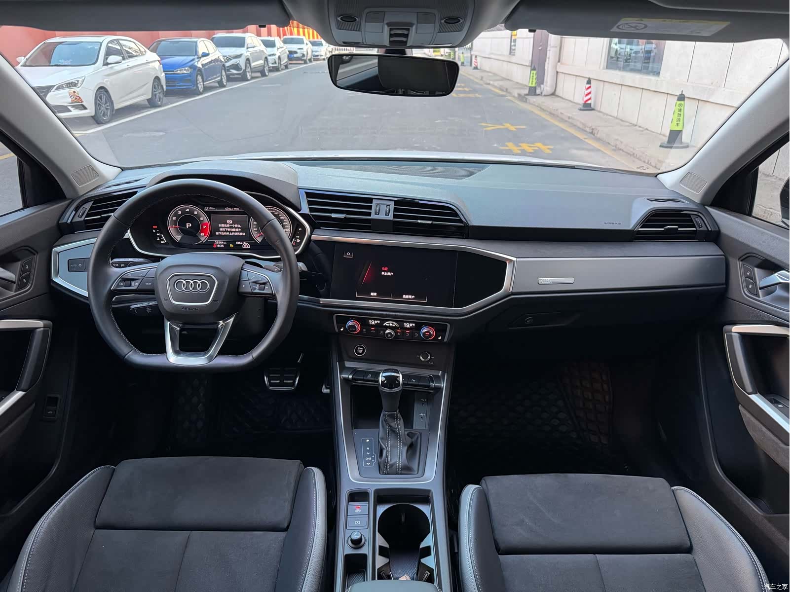 Audi Q3, 2023 16