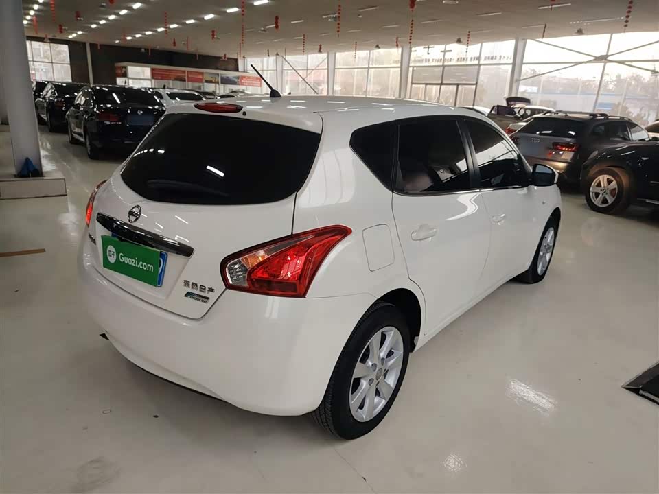 Nissan TIIDA