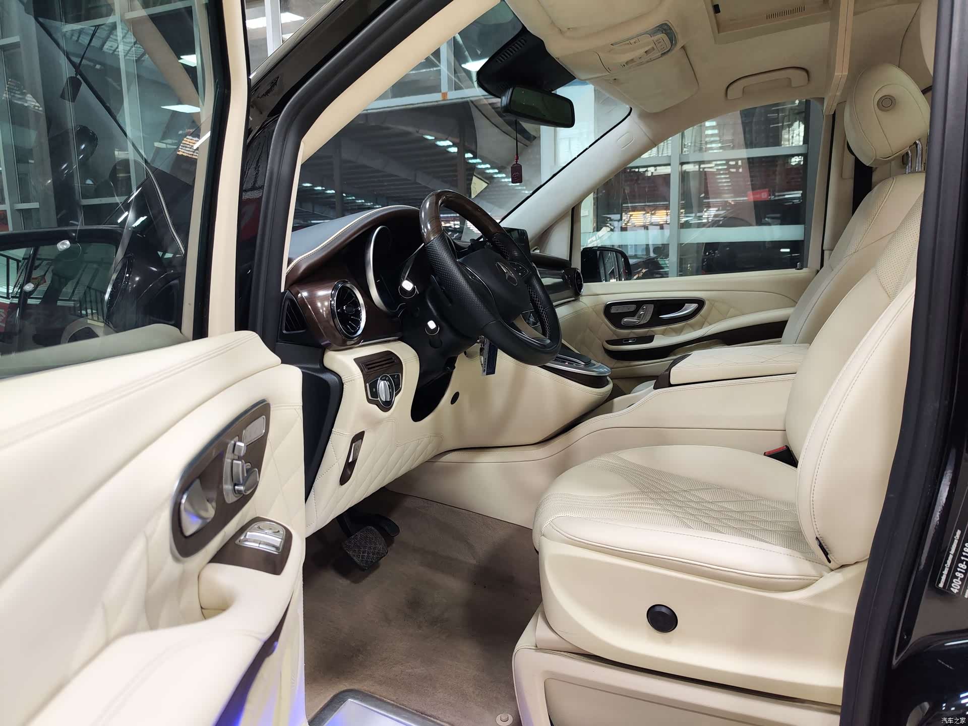 Mercedes-Benz V-Class, 2021 6