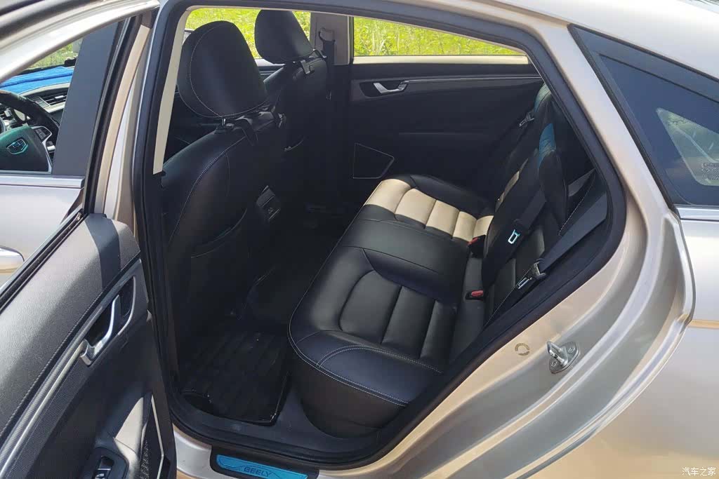 Geely Emgrand, 2019 11