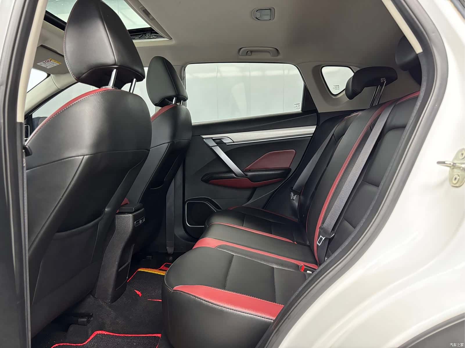 Geely Coolray, 2022 все фото