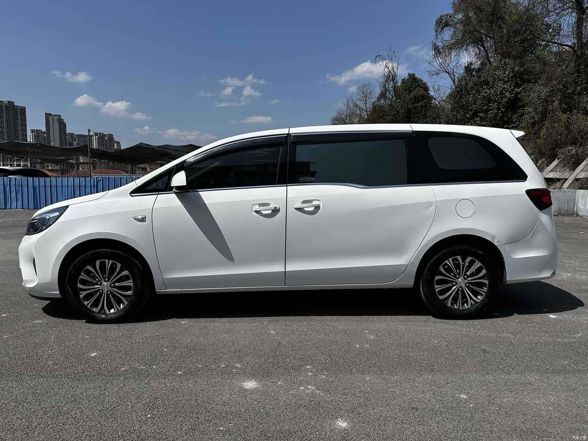 Buick GL8, 2022 18