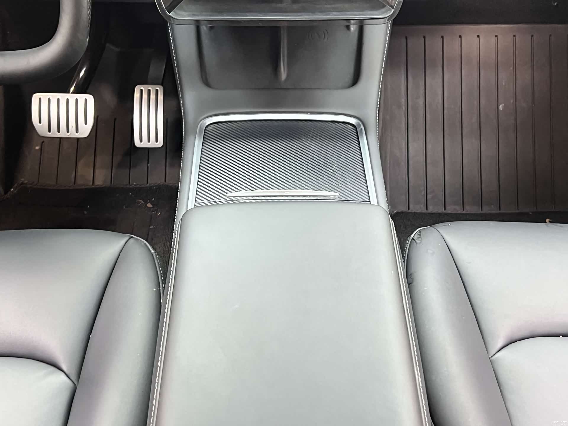 Tesla Model Y, 2023 25
