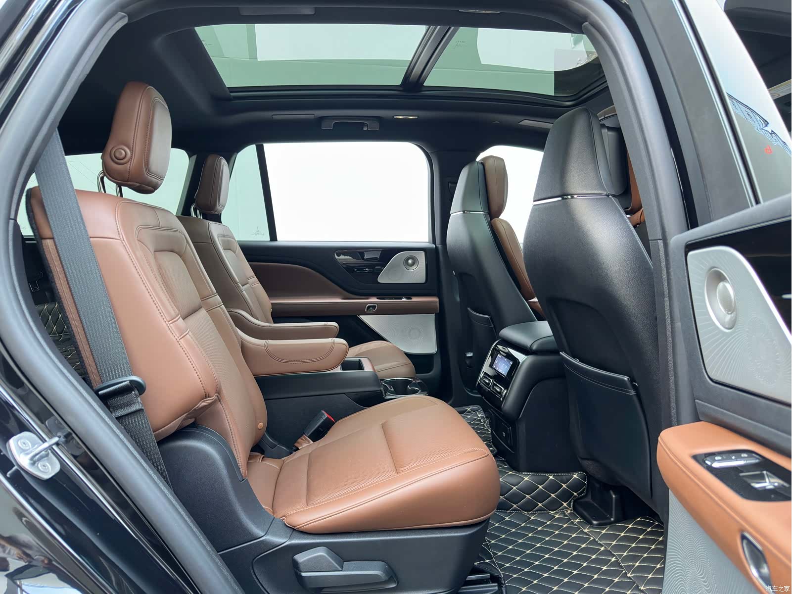 Lincoln Aviator, 2022 14