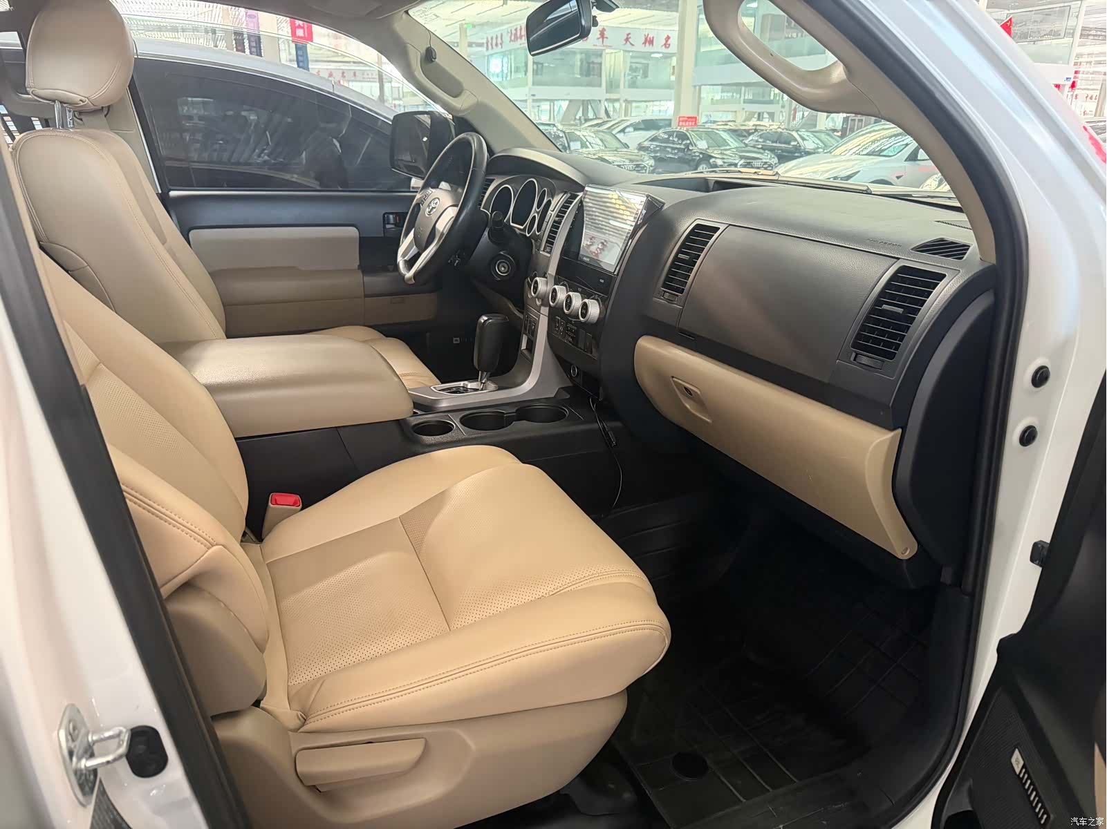 Toyota Sequoia, 2015 10