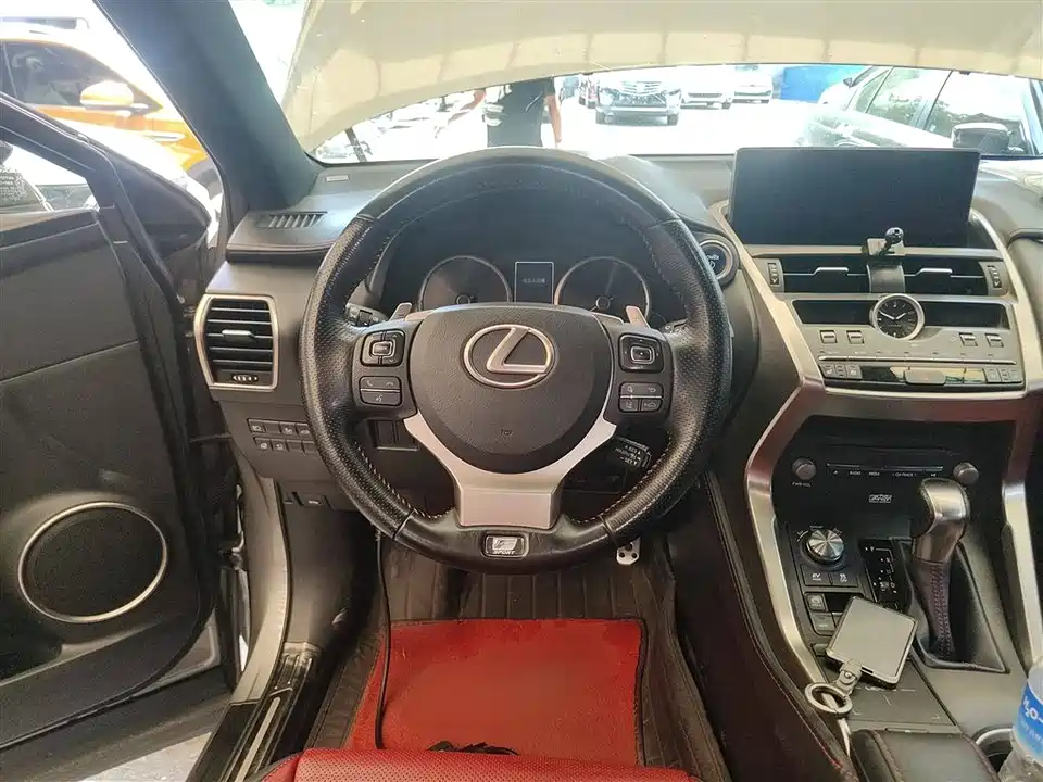 Lexus NX