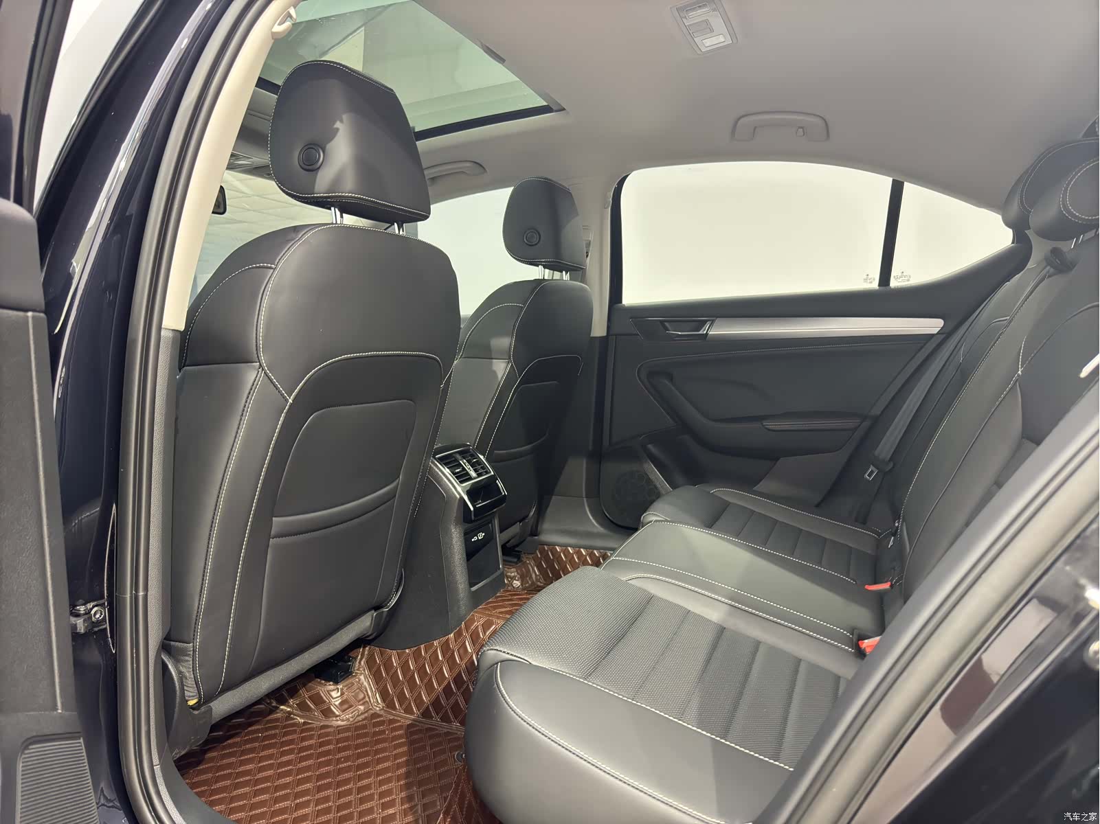 Skoda Superb, 2023 8