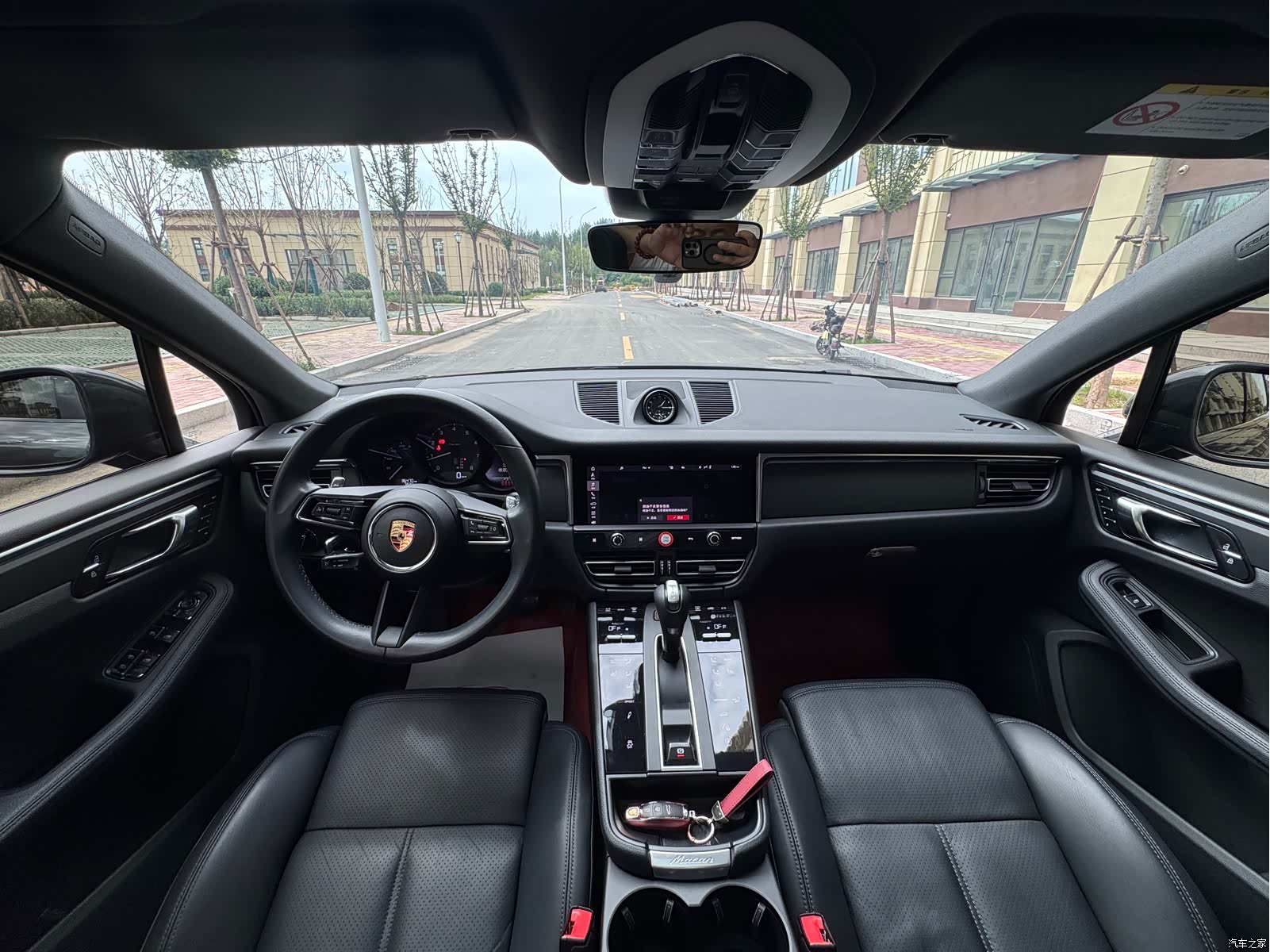 Porsche Macan, 2023 все фото
