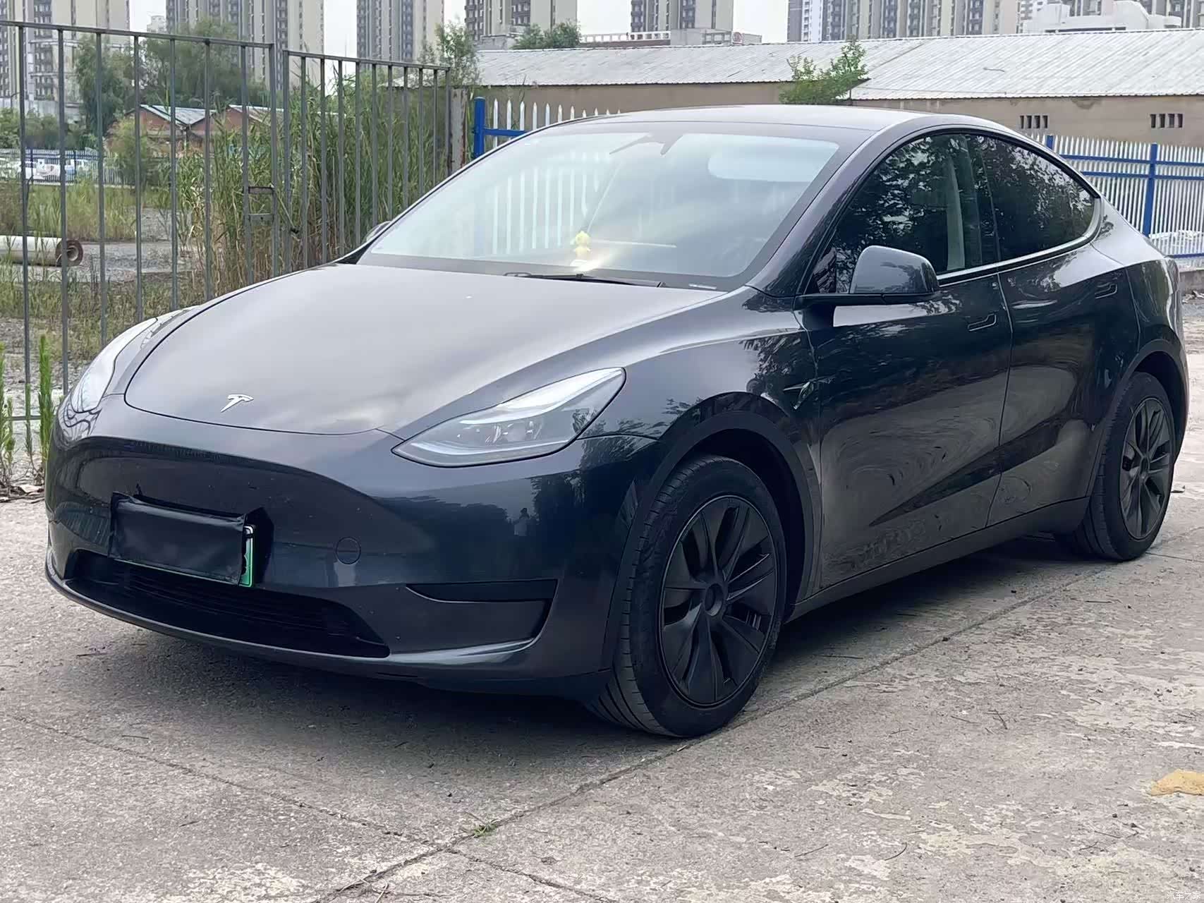 Tesla Model Y, 2024 1