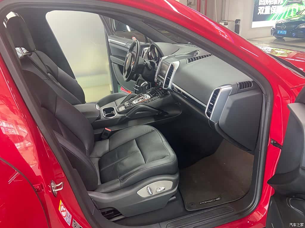Porsche Cayenne, 2013 11